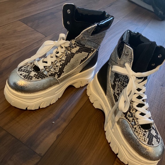 NEW Fashion nova shoes - Picture 5 of 9